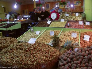 Nüsse und Trockenfrüchte im Vlali Markt