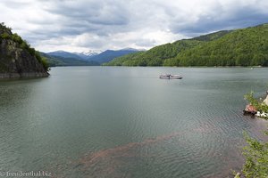 der Vidraru See in der Großen Walachei von Rumänien