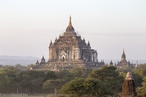 Thatbinnyu-Tempel beim Sonnenuntergang