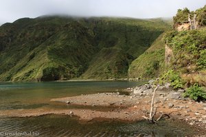 Leiter hinunter an den Kratersee Lagoa do Fogo