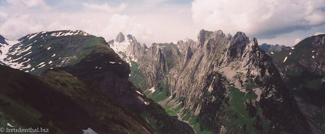 Bergkette im Alpsteingebirge