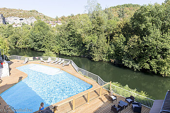 Pool beim Hotel des Grottes