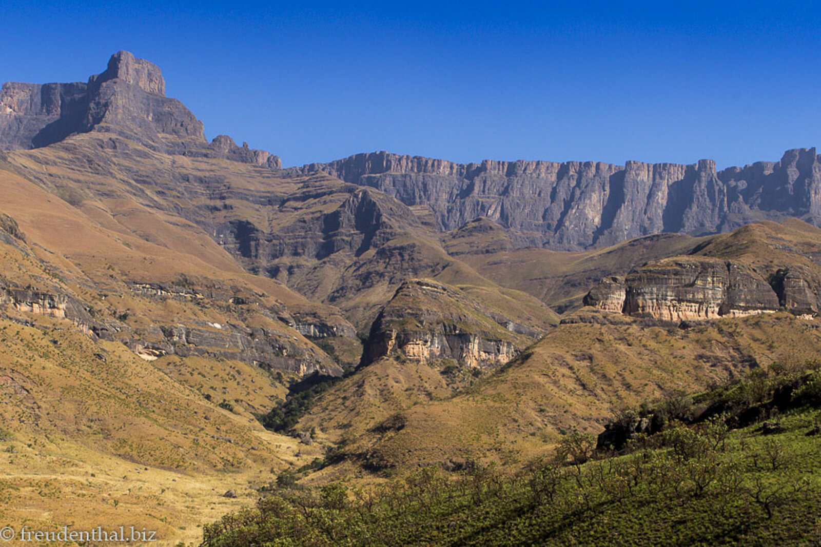 Kulisse der Drakensberge in Südafrika