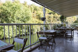 Terrasse zum Fluss - Hotel des Grottes