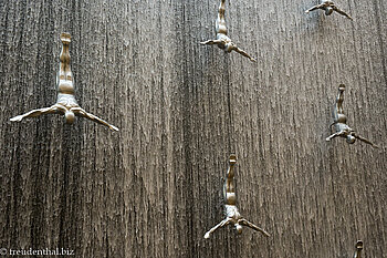 Wasserfallspringer in der Mall