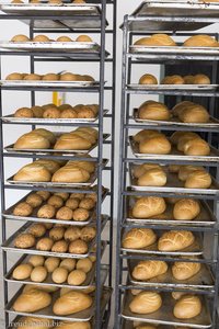 Frisches Brot in einer Bäckerei bei Irra.