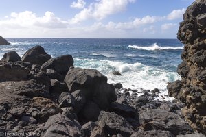 Das tosende Meer an der Playa Jorado