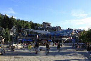 Platz vor der Whistler Village Gondola