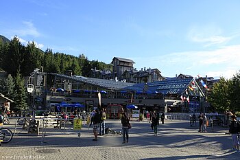 Platz vor der Whistler Village Gondola