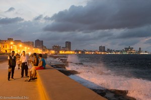 Habaneros am Malecón