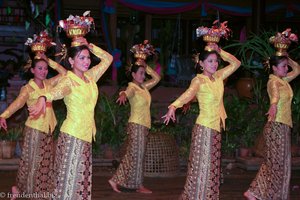Bräuche, Tänze und Tradition im Rose Garden von Nakhon Pathom.