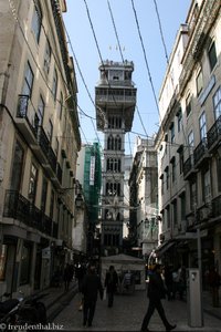 Gleich bei der Rua Aurea befindet sich der Eingang zum Elevador Santa Justa