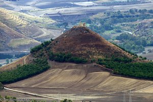 Sicht zur Nuraghe Santa Vittoria