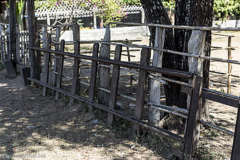 ehemalige Bahngleise als Gartenzaun