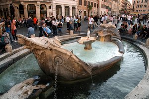 Fontana della Barcaccia an der Piazza di Spagna