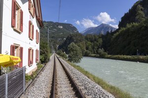 Eisenbahnstrecke entlang der Aare durch das Haslital