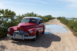 Buick in der Laguna de las Salinas
