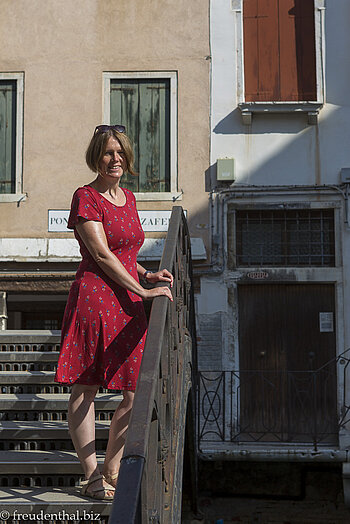 Anne auf der Ponte Conzafelzi