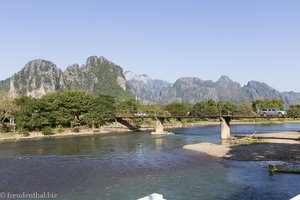 Aussicht auf die herrlichen Karstkegel jenseits des Nam Xong