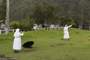 Nonnen bei ihrem Ausflug in das Valle del Cocora.