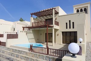 Bungalow mit eigenem Pool im Rotana Resort