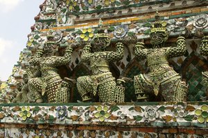 Dämonen-Träger am Wat Arun in Bangkok