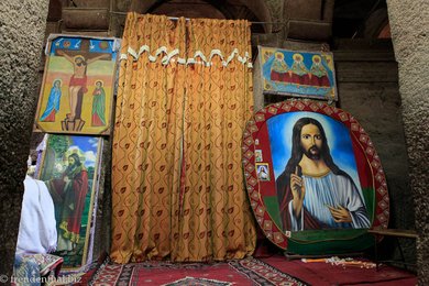 Altar in der Welterlöserkirche - Bete Medhane Alem