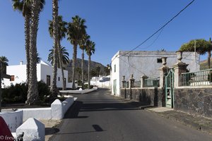 Die von Palmen gesäumte Calle Rincón de Aganada