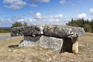 der Dolmen de Peyro Levado in den Midi-Pyrénées