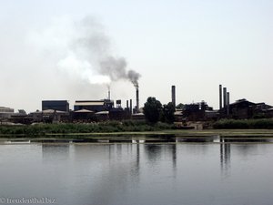 Industrieanlagen südlich von Esna