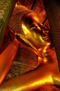Wat Pho - Gesicht des Ruhenden, 46 Meter langen Buddhas