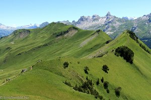 Aussicht vom Huserstock über den Grat zum Chlingenstock