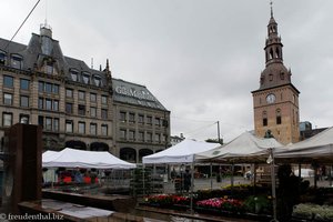 Blumenmarkt mit Domkirche