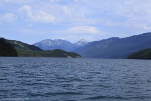 Blick über den Clearwater Lake zum Mount Huntley