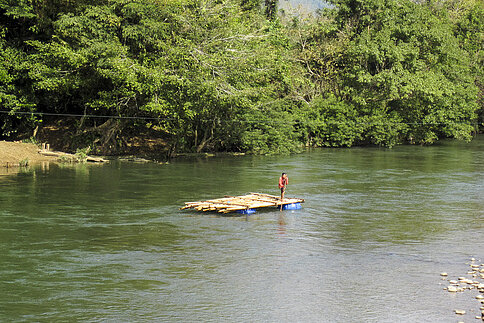 auf der Brücke über den Nam Xong