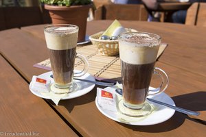 Zwei Kaffee auf dem Rückweg nach Riga