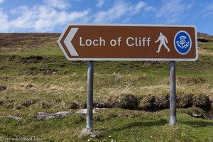 Wegweiser zum Loch of Cliff auf Unst
