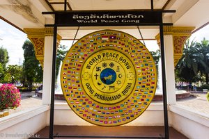 Gong des Weltfriedens in Vientiane