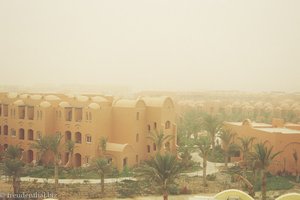 keine schöne Sicht über das Iberotel Makadi Beach bei Sandsturm