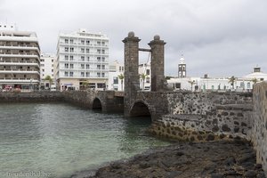 Die schöne Puente de Las Bolsas in Arrecife