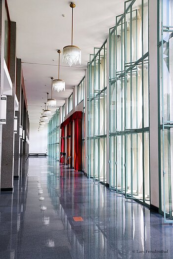 Korridor im 2. Stock des Wiedervereinigungspalastes zum großen Bankettsaal, Saigon