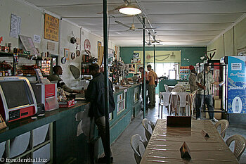 Laden bei der Solitaire Lodge im Namib-Naukluft Park