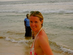 Annette beim Strandspaziergang