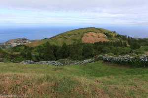 Blick von der Caldeira zum Meer