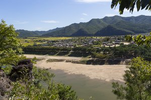 Aussicht von den Buyongdae-Cliffs auf das Hahoe Folk Village