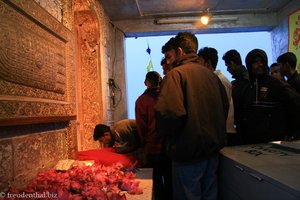 Stelldichein beim Fußabdruck Buddhas