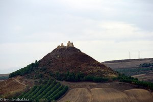 Nuraghe Santa Vittoria auf einem Hügel auf Sardinien