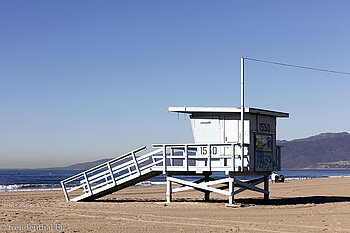 Bay Watch-Hütte am Strand von Santa Monica