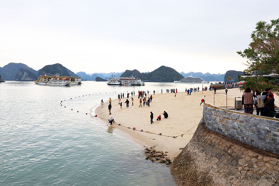 Strand von Ti Top Island in der Halong-Bucht