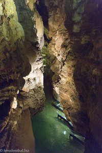 gewaltigen Stalaktiten im Gouffre de Padirac